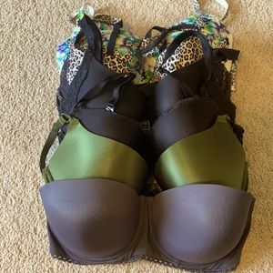 Victoria Secret Bras. 6 total, GREAT DEAL.